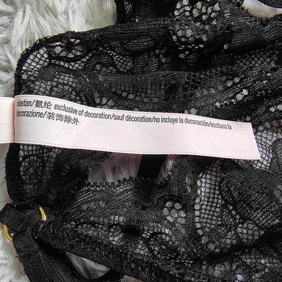 NWOT Victoria's Secret Med Black Very Sexy Lace Strappy Crotchless Cheeky Panty - Picture 9 of 10